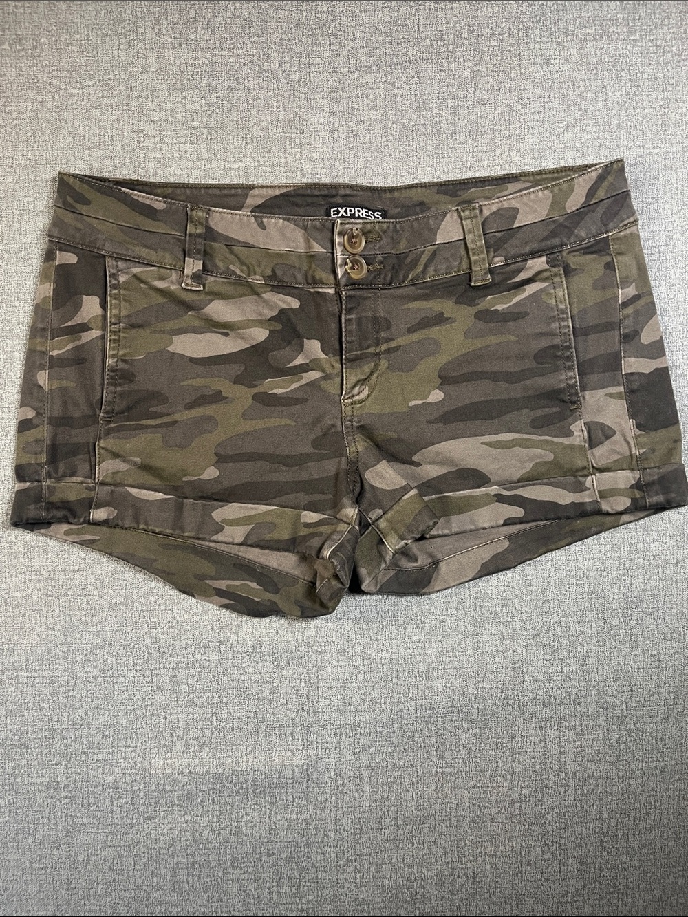 Express Camo Jean Shorts in Olive and Khaki, women’s size 8